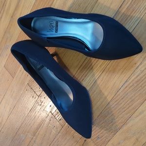 Black stretch kitten heels